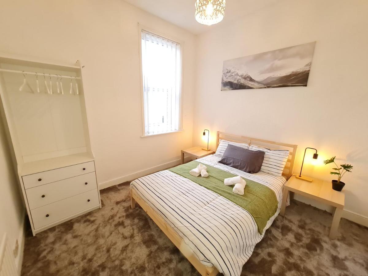 شقة Large 3 Bed Flat, Free Parking نيوكاسل أبون تاين المظهر الخارجي الصورة