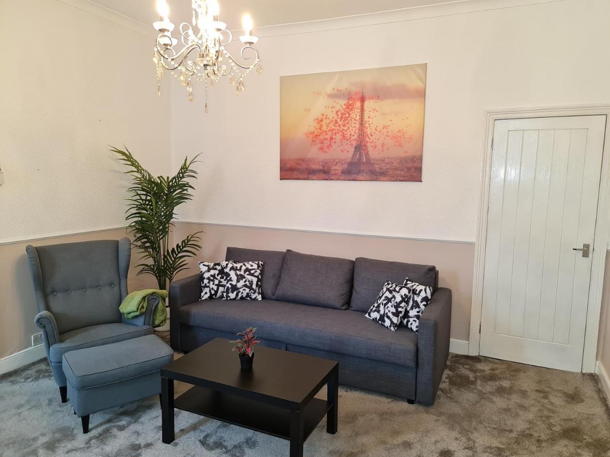 شقة Large 3 Bed Flat, Free Parking نيوكاسل أبون تاين المظهر الخارجي الصورة