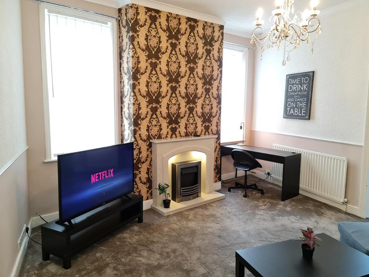 شقة Large 3 Bed Flat, Free Parking نيوكاسل أبون تاين المظهر الخارجي الصورة