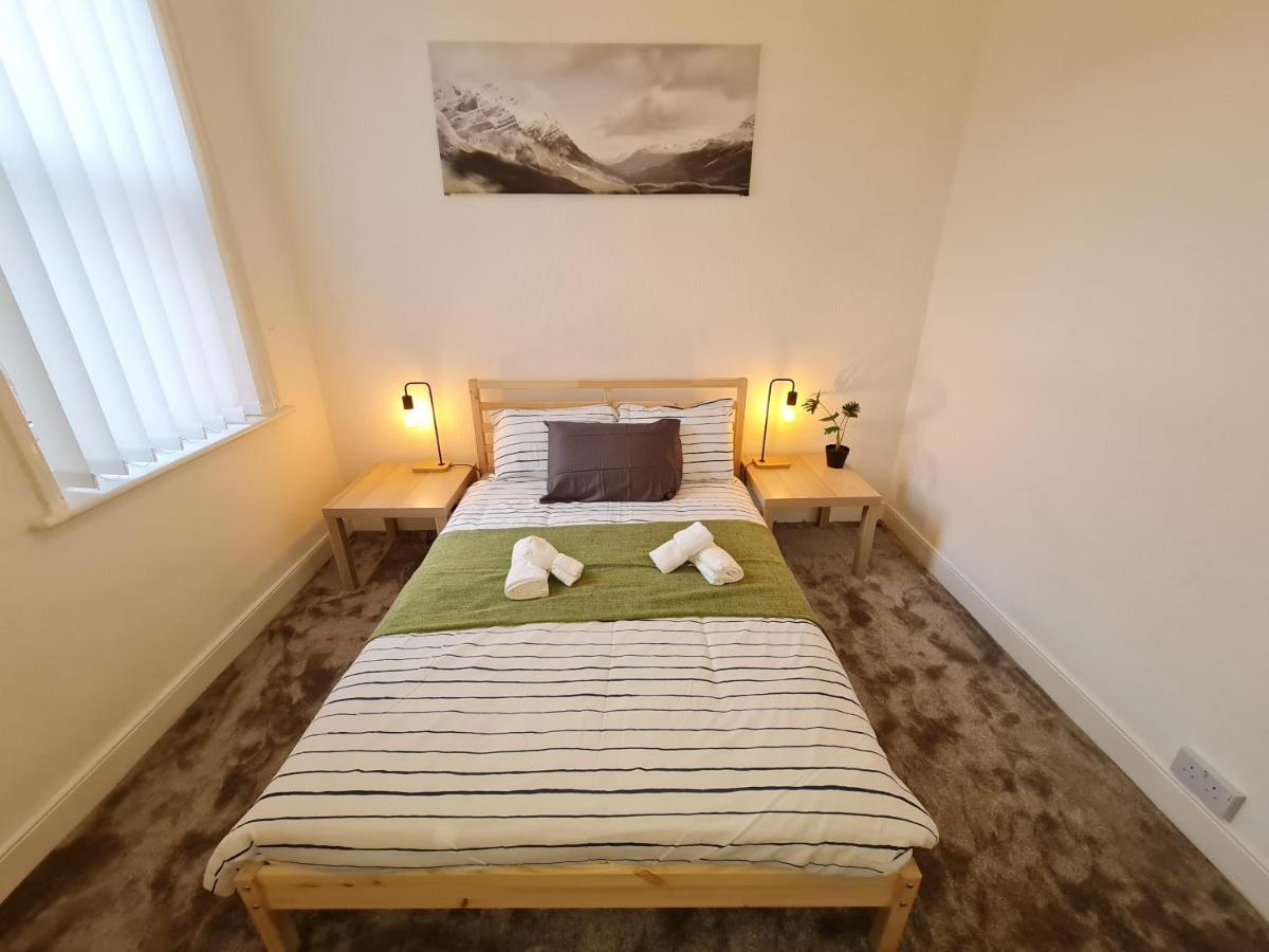 شقة Large 3 Bed Flat, Free Parking نيوكاسل أبون تاين المظهر الخارجي الصورة